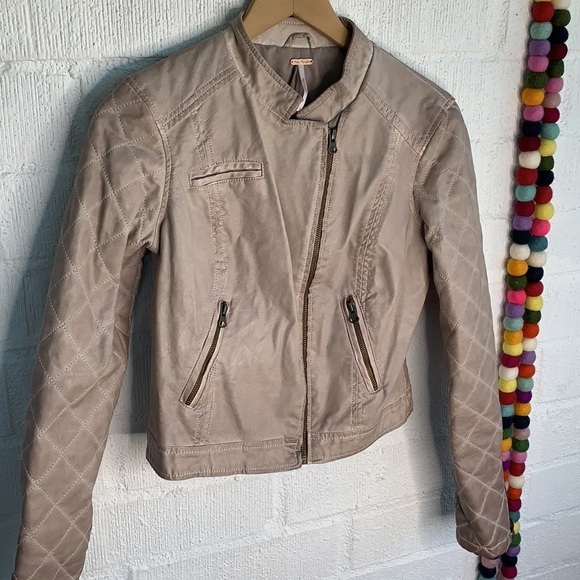 Free People Leather Vegan Pink Taupe Zip Up Moto Jacket sz 2 - Picture 3 of 7